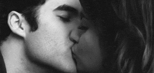 15 עובדות על נשיקה,שלא ידעתם וזה יזעזע אותכם!! מספר 10 במיוחד!!